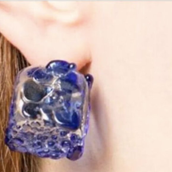 Maryam Nassir Zadeh ”Ice Cube” Glass White/Clear Stud Earrings - Picture 2 of 7